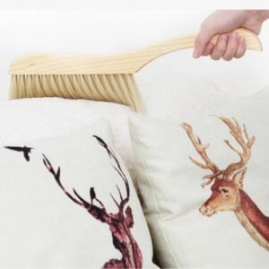 Mane wood bed brush